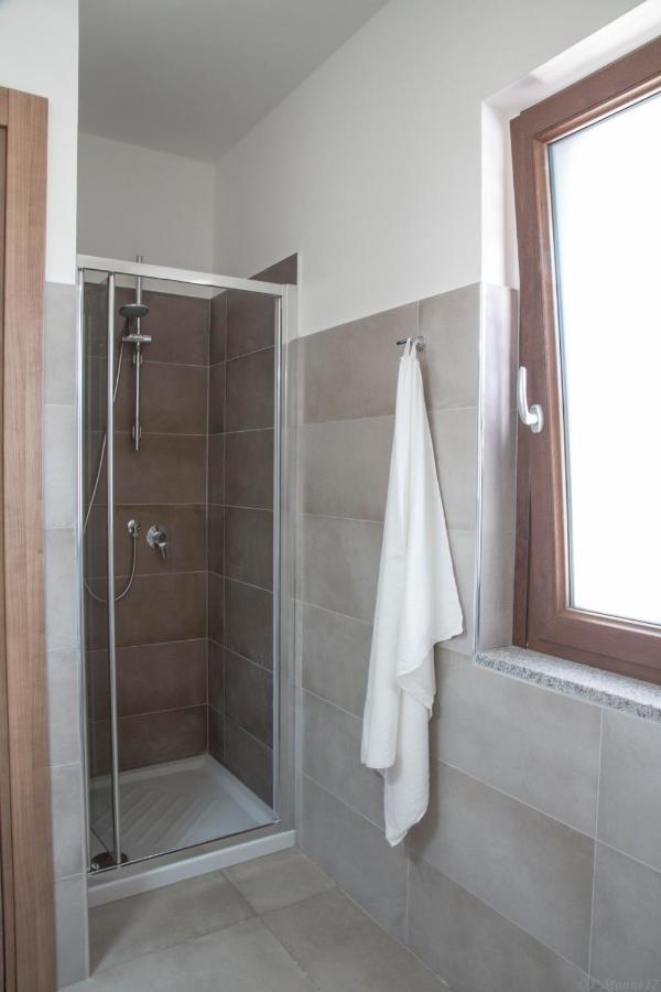 B&B Agata E Gli Altri Tortoli Bagian luar foto