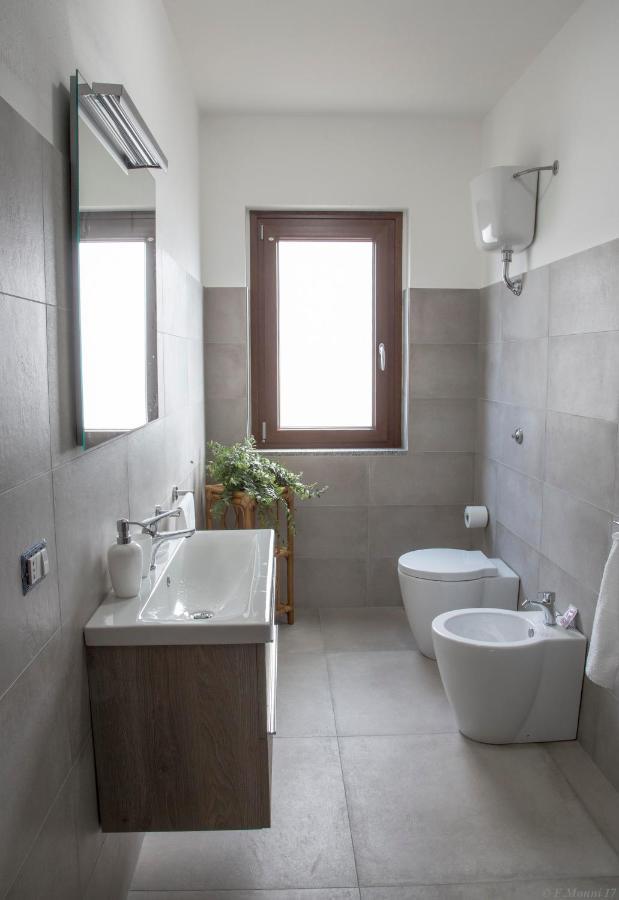 B&B Agata E Gli Altri Tortoli Bagian luar foto