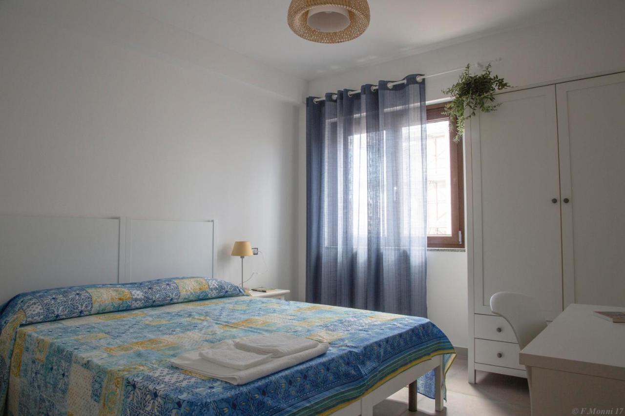 B&B Agata E Gli Altri Tortoli Bagian luar foto