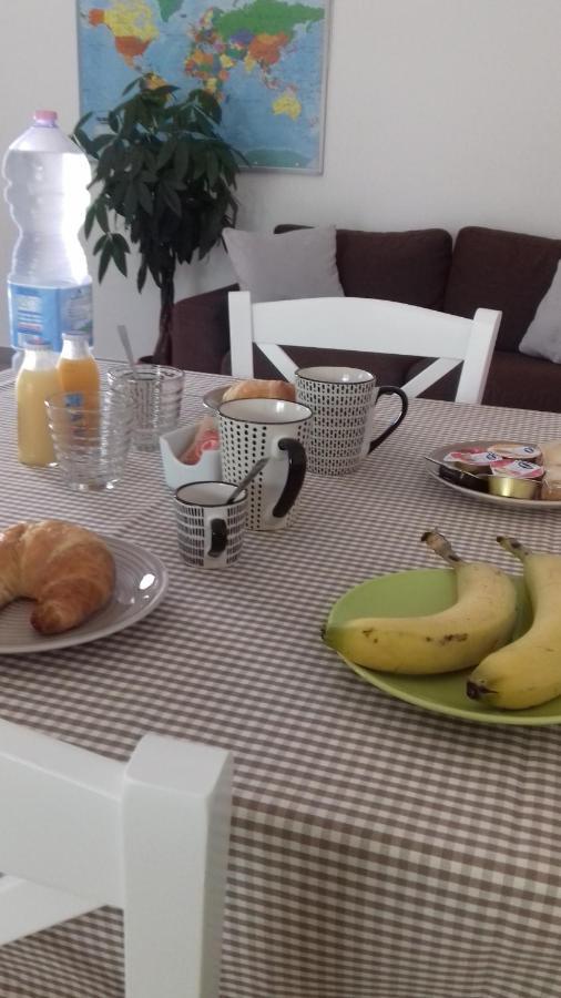 B&B Agata E Gli Altri Tortoli Bagian luar foto